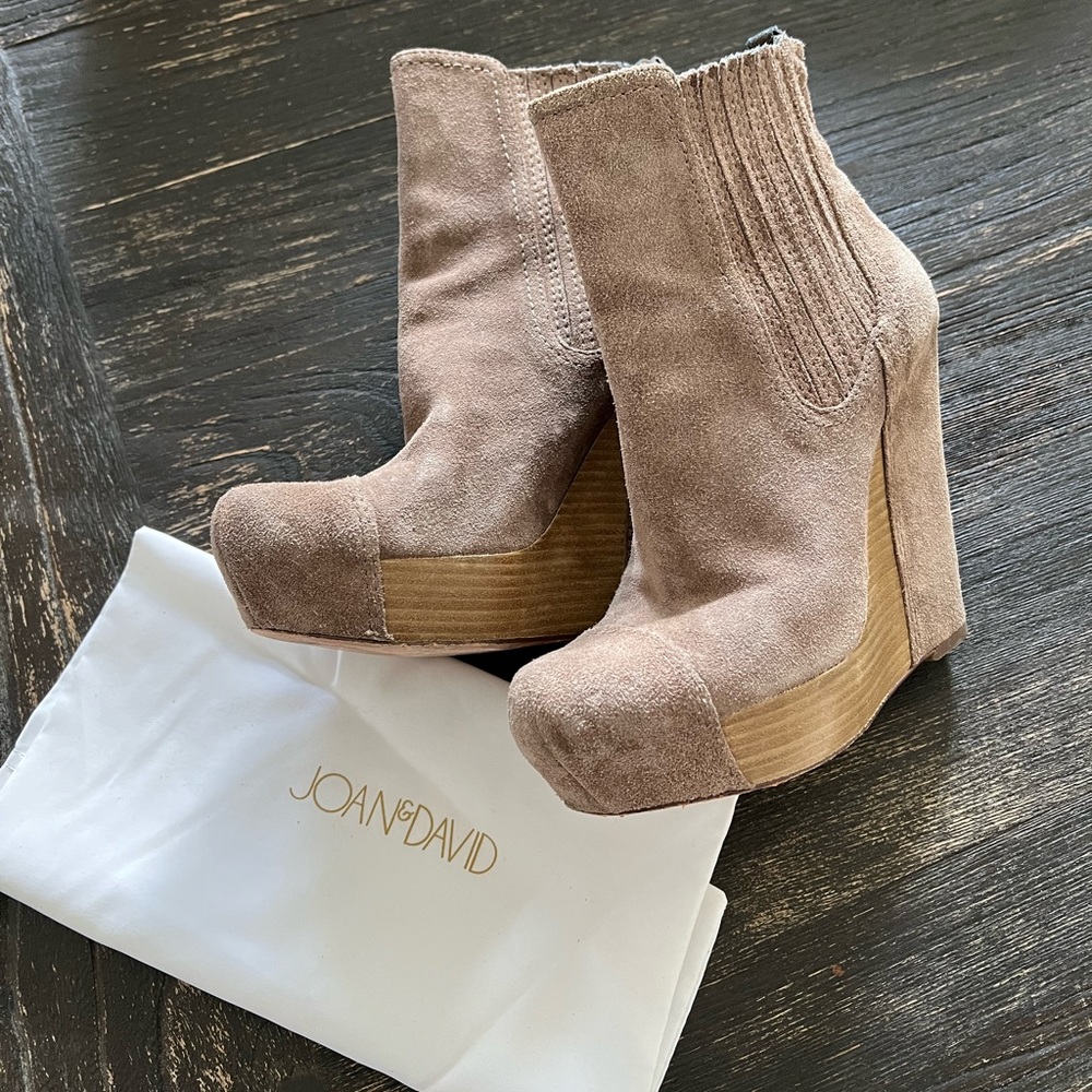 Joan & David platform suede boots